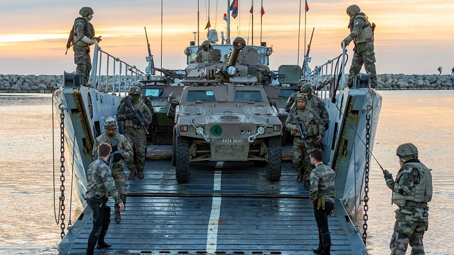 Défendre La France Contre Toute Menace Étrangère