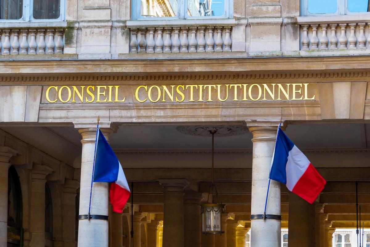 L’effondrement total de la République française : le Conseil constitutionnel trahit les citoyens