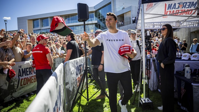 Andrew Kolvet révèle les raisons d’un brusque tournant de Charlie Kirk sur Israël